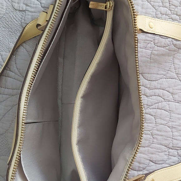 Calvin Klein butter colored shoulder bag - Picture 5 of 6